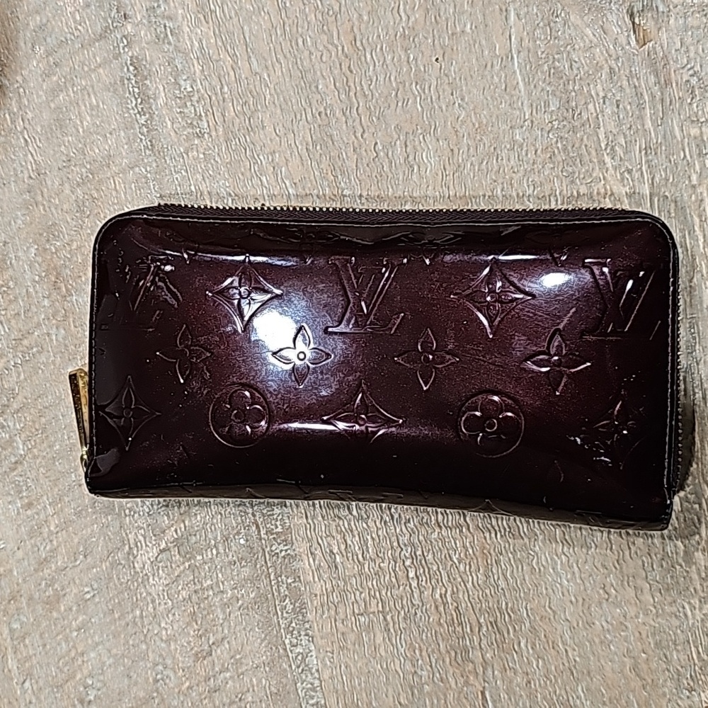 *Authentic* Louis Vuitton Wallet